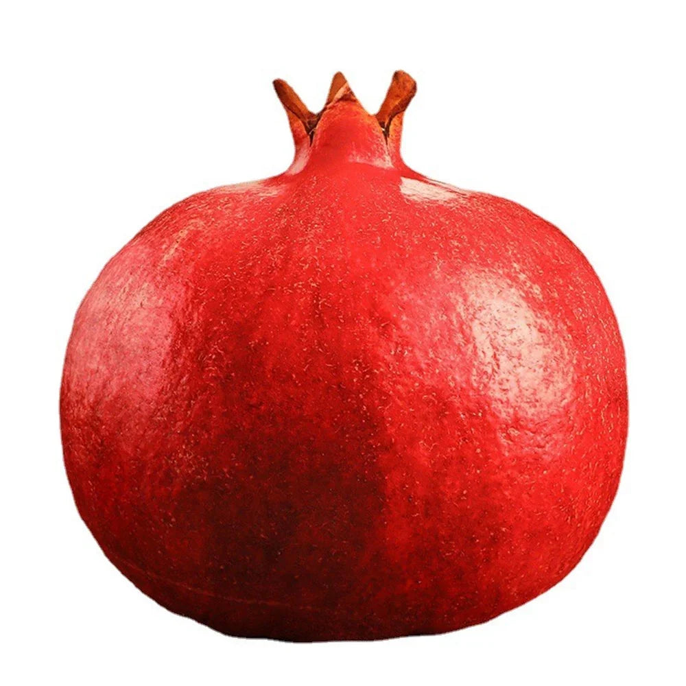 Rotes Granatapfel-Kissen, realistische Simulation, Dekoration, weiches Material, Fruchtform.