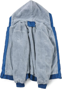 Graue Fleecejacke mit Kapuze, blauem Saum, Reißverschluss, warm, Winterbekleidung.