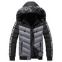 Schwarze Winterjacke mit Kapuze, Kunstfellbesatz, PUWEGOBLE-Logo, Herrenmode, warm, stylisch.