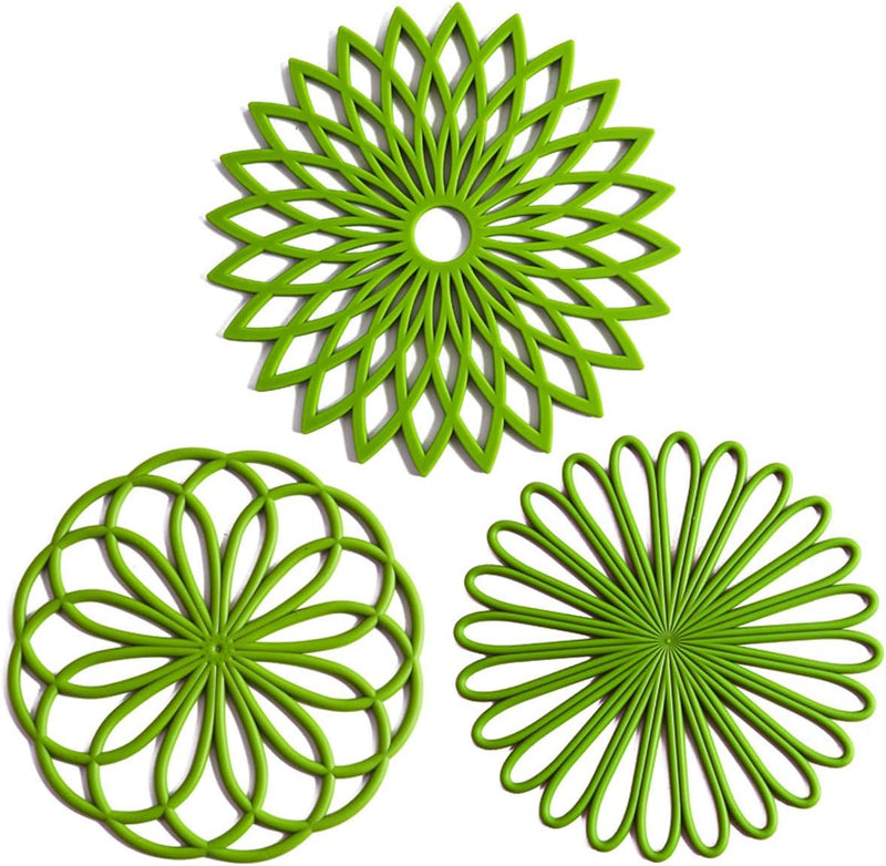 Drei grüne Silikon-Topfuntersetzer, hitzebeständig, rutschfest, Blumenmuster.