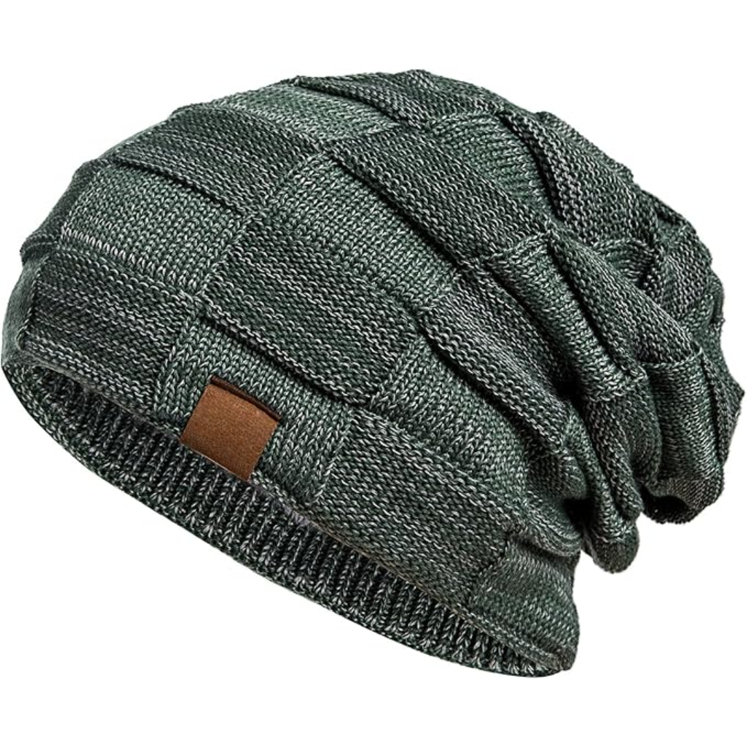 Grüne Strickmütze, grobmaschig, Unisex, Wintermode, warm, stilvoll, Freizeitkleidung.
