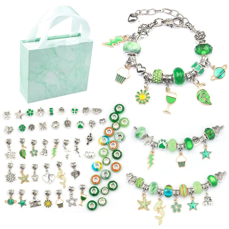 Grünes Charm-Armband-Set mit Anhängern, Geschenkbox, Schmuck, Damenaccessoire, modisch.