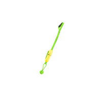 Grüner Hundespielzeug-Stick mit gelbem Kauspielzeug, robustes Material, interaktives Spielzeug.