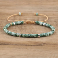 Grünes Jade-Armband mit verstellbarem Verschluss, handgefertigt, Naturstein, Unisex-Schmuck.