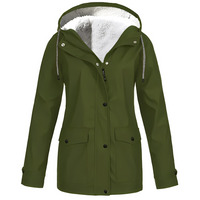 Grüne Damenjacke mit Kapuze, wasserdicht, Fleece-Innenfutter, Outdoor-Bekleidung.