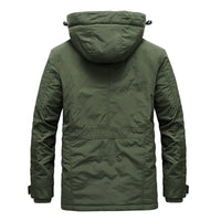 Grüne Herren-Winterjacke mit Kapuze, warm, wasserabweisend, Outdoor-Bekleidung.