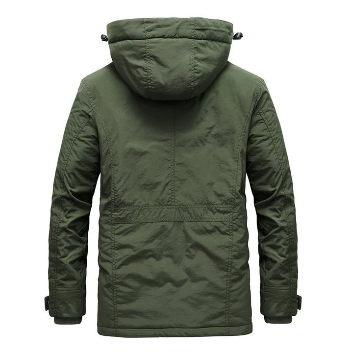 Grüne Herren-Winterjacke mit Kapuze, warm, wasserabweisend, Outdoor-Bekleidung.