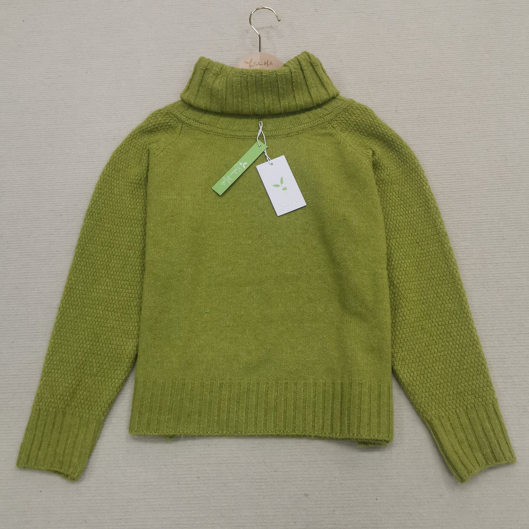 Grüner Rollkragenpullover aus Wolle, Damenmode, Strick, warm, elegant, Herbst-Winter-Kollektion.