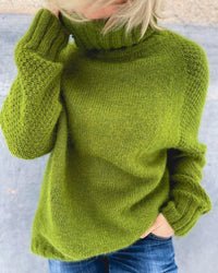 Grüner Strickpullover Damen, Rollkragen, weiches Material, modisch, Herbstmode, gemütlich.