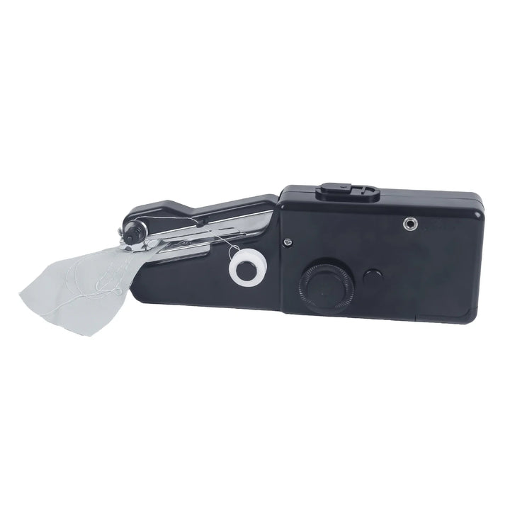 Schwarze Handnähmaschine, tragbar, kompakt, ideal für schnelle Reparaturen, Heimwerkerbedarf.