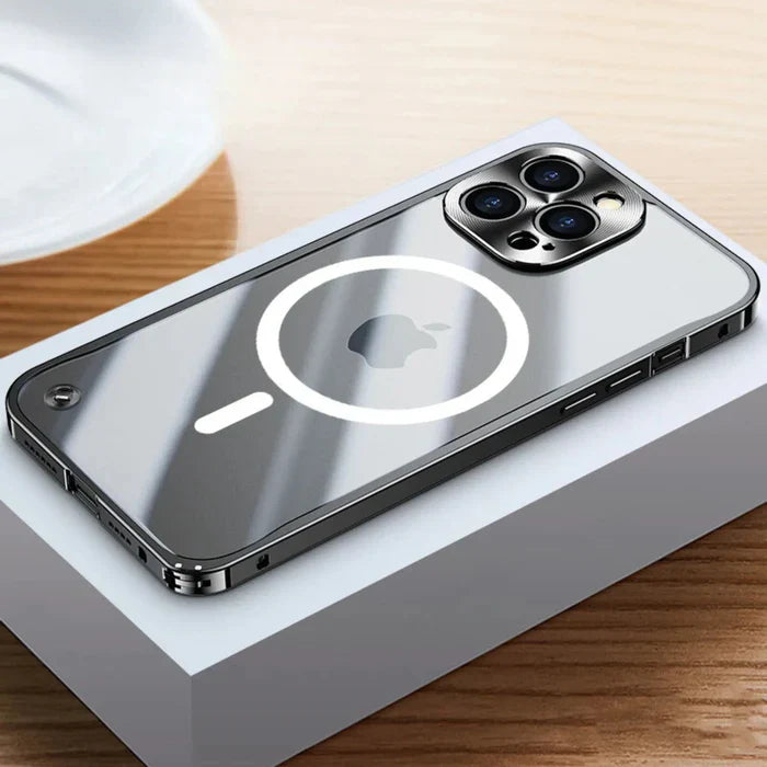 iPhone 13 Pro Hülle, transparent, MagSafe-kompatibel, auf Holztisch, modernes Design