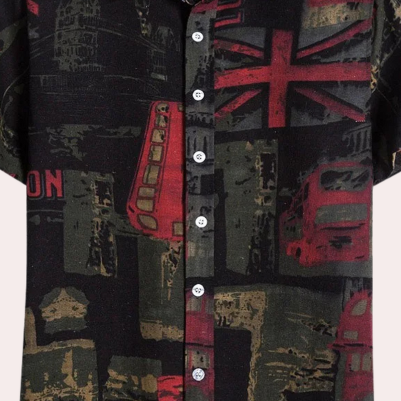 Herrenhemd mit London-Motiv, schwarz-rot, Kurzarm, Knopfleiste, Baumwolle.