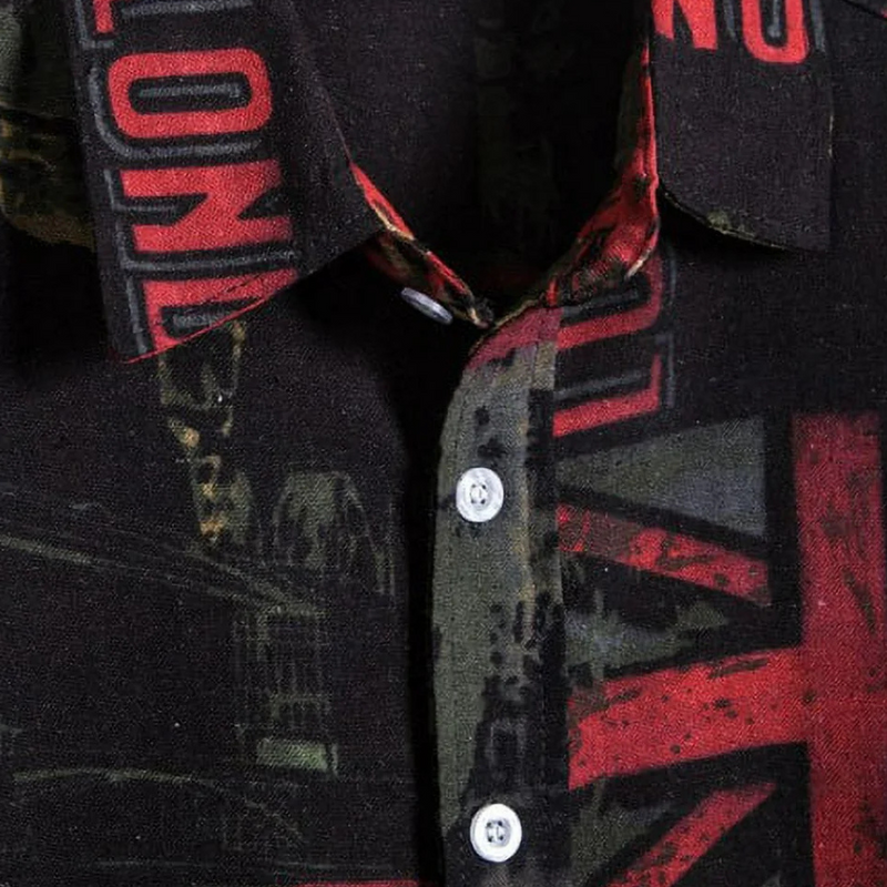 Schwarzes und rotes Hemd mit grafischem Print, Knopfleiste, Baumwolle, Herrenmode.