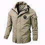 Herren Bomberjacke mit Kapuze, beige, Outdoor, wasserabweisend, mit Logo, modisch.
