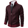 Herren Strickjacke, rot-schwarz kariert, Reißverschluss, eleganter Stil, Herbstmode.