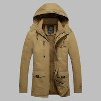 Beige Herren-Winterjacke mit Kapuze, Reißverschlusstaschen, warm gefüttert, Outdoor-Bekleidung.