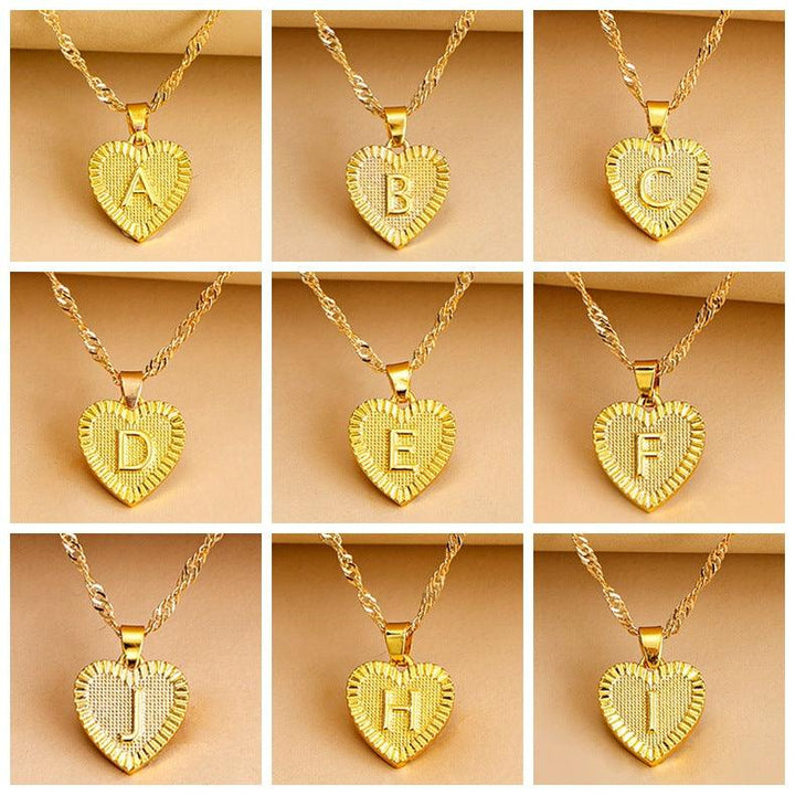 Goldene Herzanhänger mit Buchstaben A-I, personalisierter Schmuck, Kette, Geschenkidee.