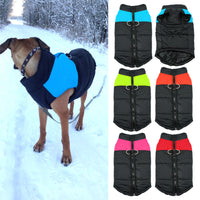 Hundemantel Winterjacke, wasserdicht, schwarz-bunt, reflektierend, für große Hunde im Schnee.