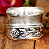 Silberner Ring mit Rosenmotiv, handgefertigt, Vintage-Stil, Schmuck für Damen, Unikat.