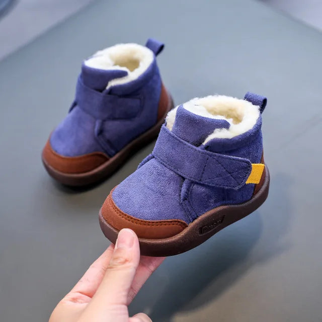 Gefütterte Winterstiefel für Kinder mit Klettverschluss – FrostPace (1+1 Gratis) – Winterzauber Edition