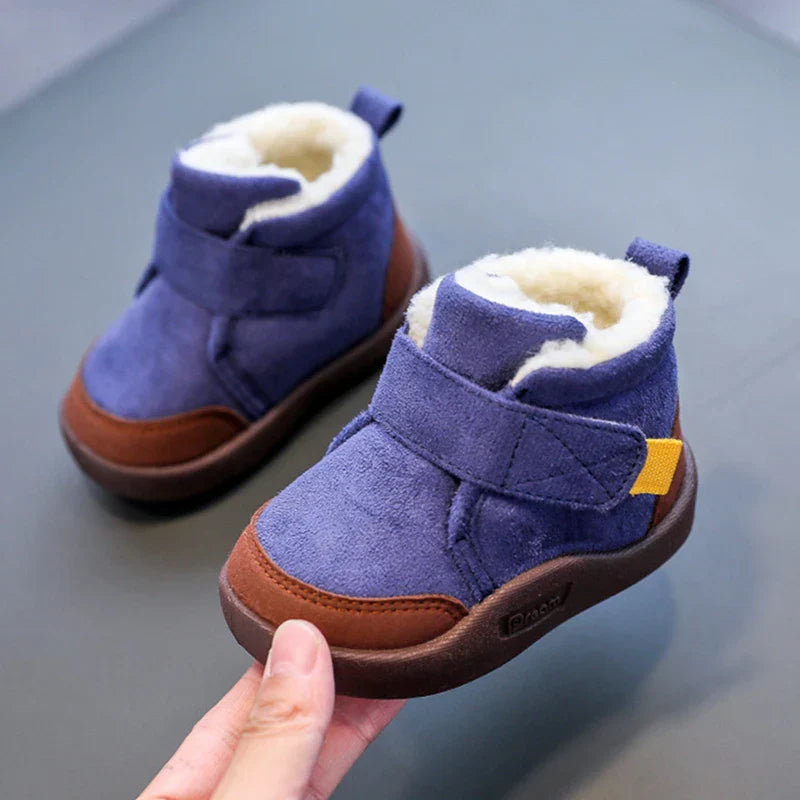 Gefütterte Winterstiefel für Kinder mit Klettverschluss – FrostPace (1+1 Gratis) – Winterzauber Edition