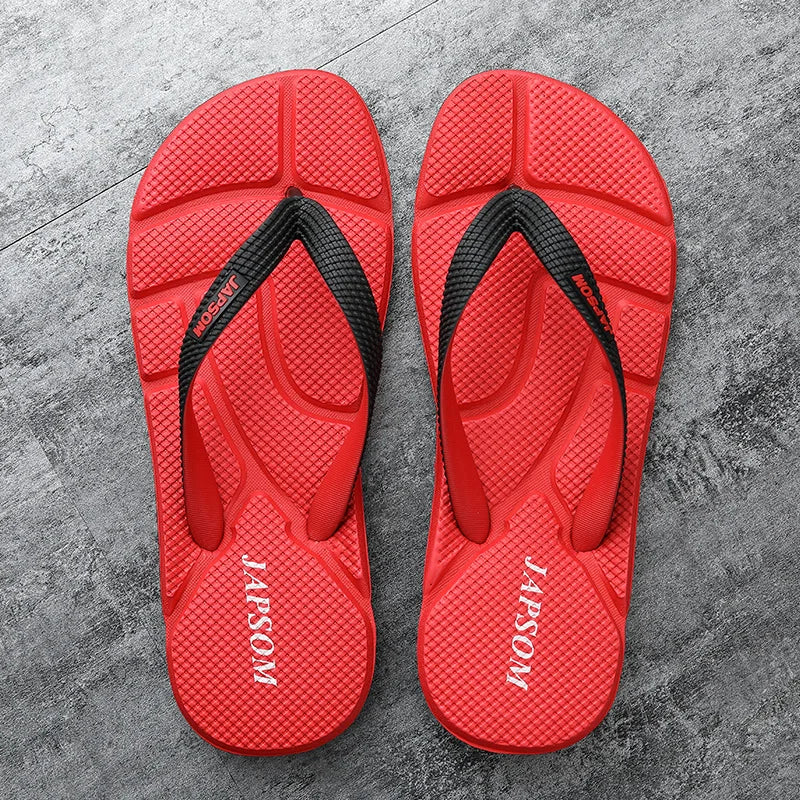 Rote Herren-Flip-Flops aus Gummi mit schwarzem Riemen, rutschfest, bequem, Sommermode.