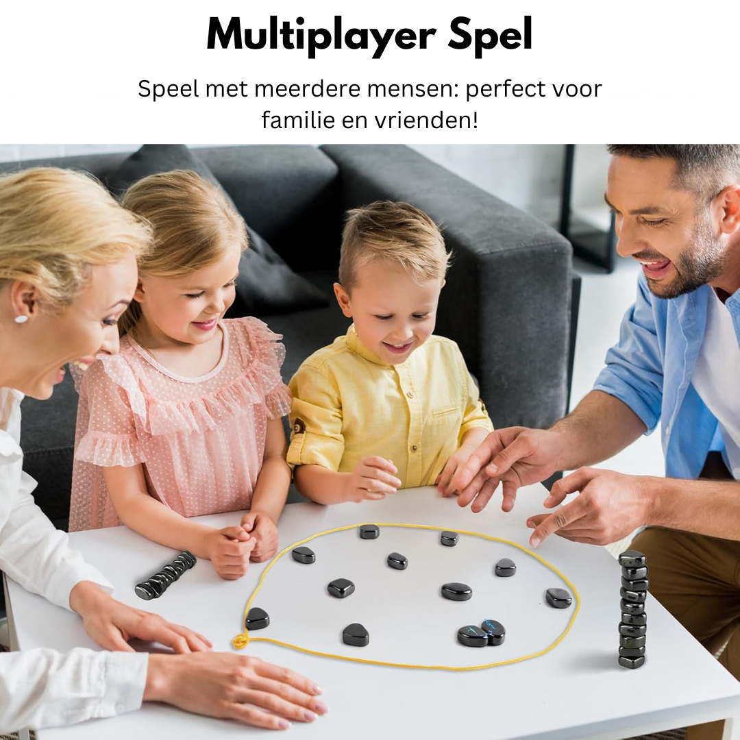 Familie spielt Brettspiel im Wohnzimmer, Kinder und Erwachsene, Spaß, Gemeinschaft, Interaktion.