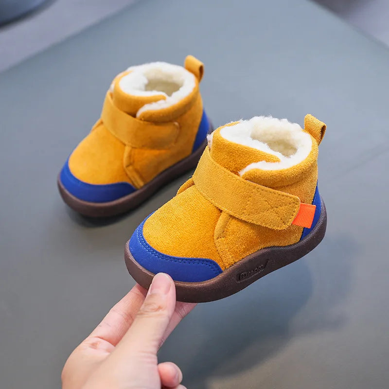 Gefütterte Winterstiefel für Kinder mit Klettverschluss – FrostPace (1+1 Gratis) – Winterzauber Edition