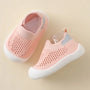 Rosa Baby-Sneaker aus Mesh, atmungsaktiv, rutschfest, weiche Sohle, für Mädchen und Jungen.