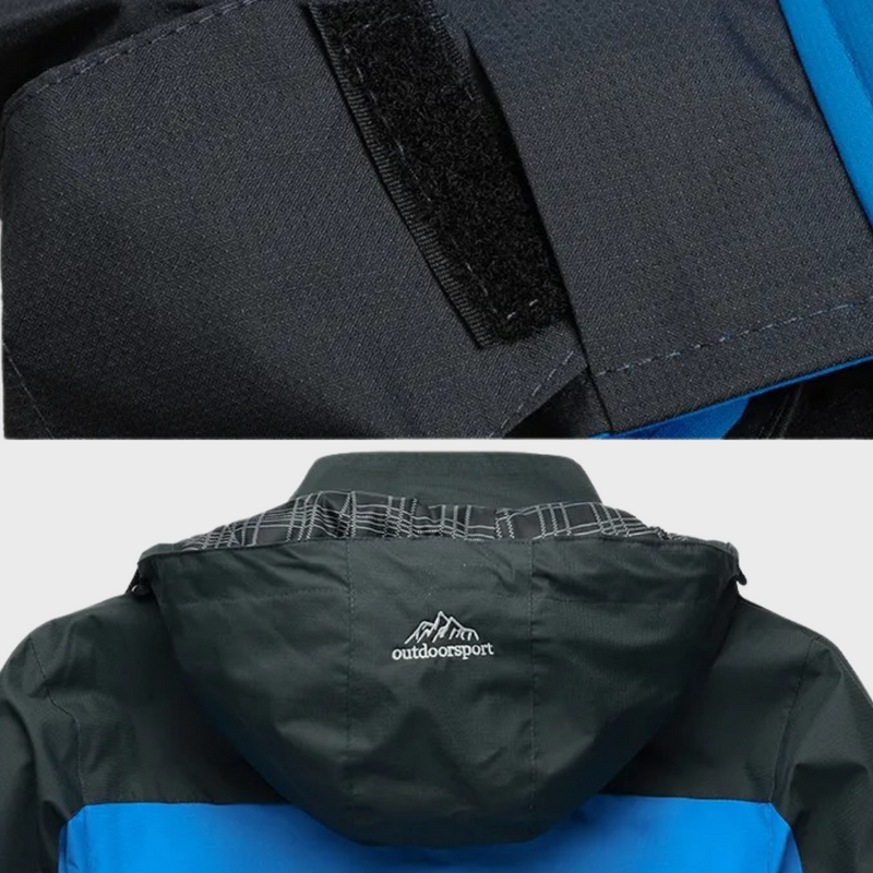Schwarze Outdoorjacke mit blauer Kapuze, Klettverschluss, wetterfest, atmungsaktiv.