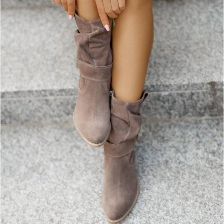 Damen Wildleder Stiefeletten, taupe, modisch, bequem, ideal für Herbstmode.