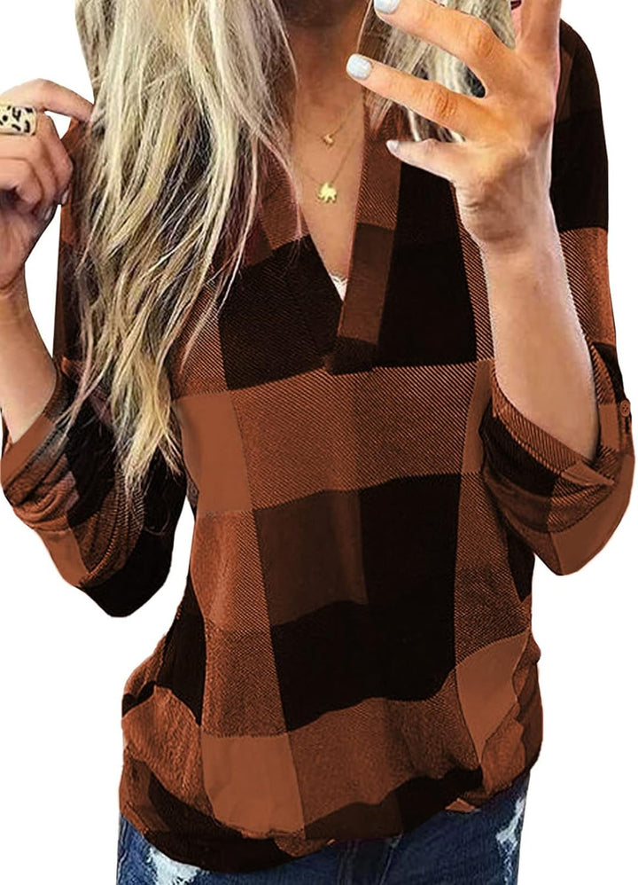 Frau in kariertem Hemd, braun-schwarz, Langarm, lässig, modisch, Herbstmode, Selfie.