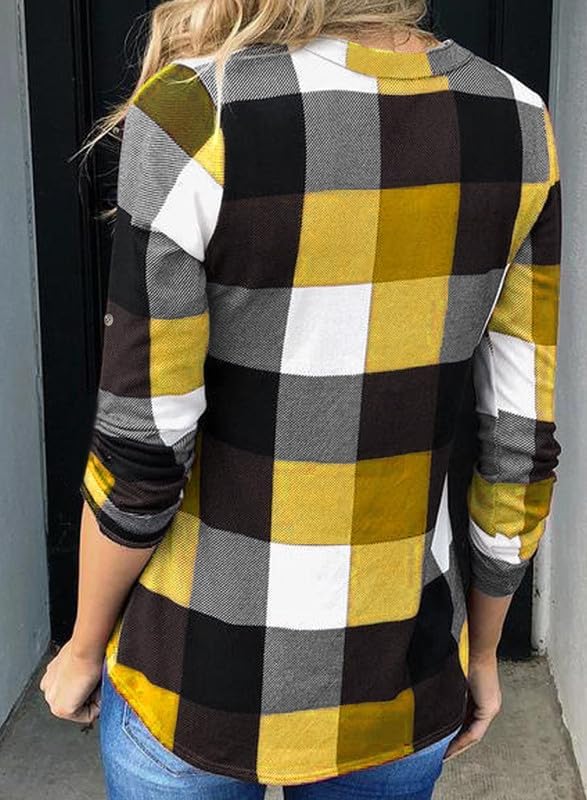 Frau in kariertem Hemd, gelb-schwarz-weiß, Langarm, lässig, modisch, Herbstmode.