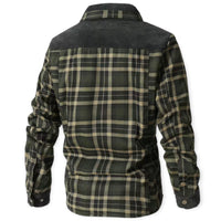 Grünes kariertes Herrenhemd aus Baumwolle, langärmelig, Freizeitmode, Rückansicht.