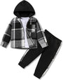 Schwarz-weiß kariertes Kinder-Trainingsanzug-Set mit Kapuze und Jogginghose.