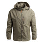 Khaki Herrenjacke mit Kapuze, Reißverschluss, wasserabweisend, Outdoor-Bekleidung.