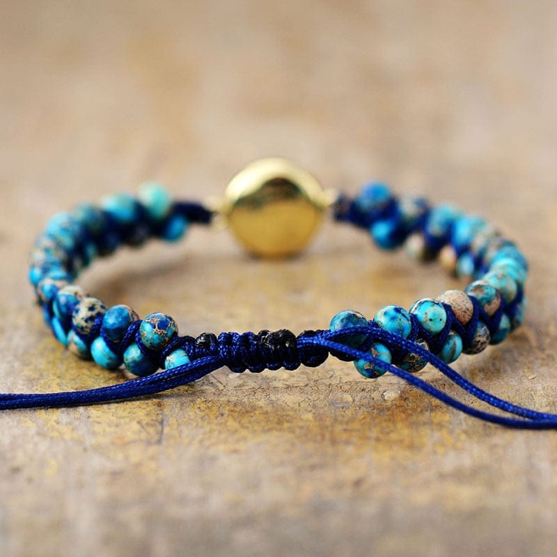Blaues Meeres-Opal-Armband mit goldener Perle, handgefertigt, verstellbar, Schmuck für Damen.