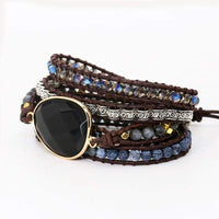 Handgemachtes Wickelarmband mit Onyx, braunem Leder, blauen Perlen, Boho-Stil, Damen-Schmuck.