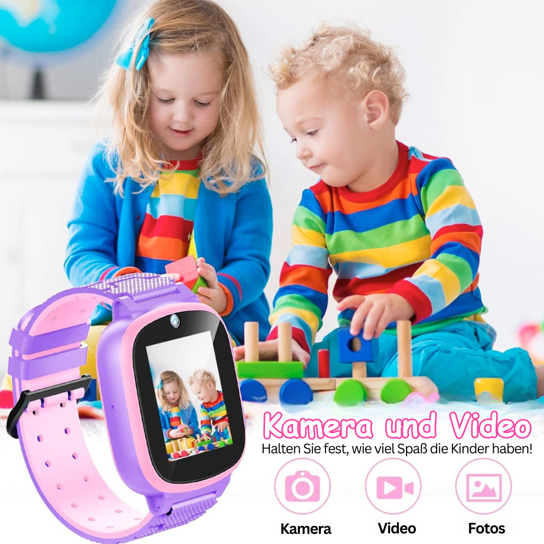 Lila Kinder-Smartwatch mit Kamera, ideal für Fotos und Videos, spielende Kinder im Hintergrund.