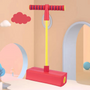 Roter und gelber Pogo Stick für Kinder, Indoor-Spielzeug, weicher Schaumstoff, sicher und langlebig.