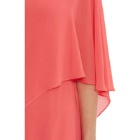 Rotes Chiffonkleid mit asymmetrischem Schnitt, elegantes Design, Damenmode, Sommerkleidung.