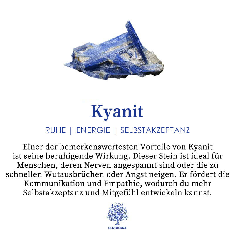 Blauer Kyanit Kristall auf weißem Hintergrund, beruhigend, ideal für Kommunikation und Empathie.