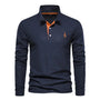 Dunkelblaues Langarm-Poloshirt mit orangefarbenem Kragen, Herrenmode, Baumwolle.