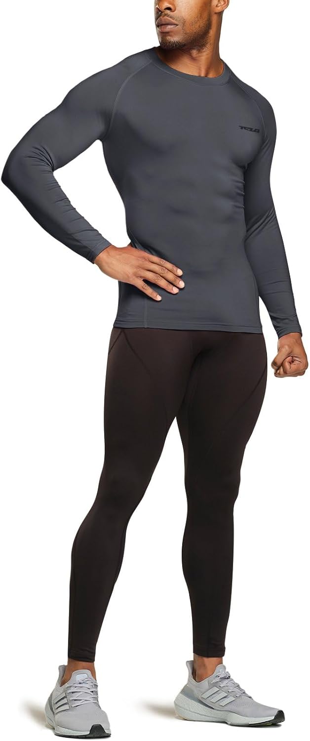 Schwarzes Herren-Kompressionsshirt, langärmelig, atmungsaktiv, ideal für Sport und Fitness.