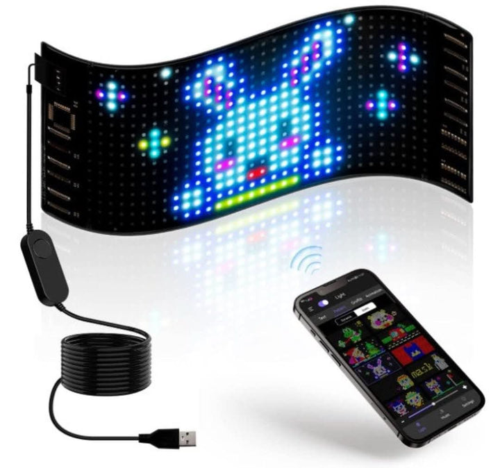 Anpassbares LED-Display mit USB-Anschluss, bunte Pixelgrafik, Smartphone-Steuerung.