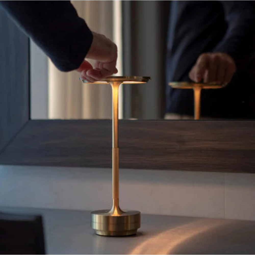 ClarityGlow Luxus Edition | Kabellose LED-Tischlampe