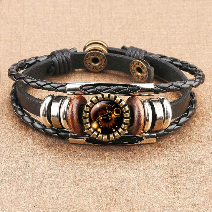 Braunes Lederarmband mit geflochtenem Design und antikem Metallverschluss, Herrenmode Accessoire.