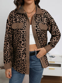 Damenjacke mit Leopardenmuster, braun, Langarm, Knopfleiste, Herbstmode 2024.