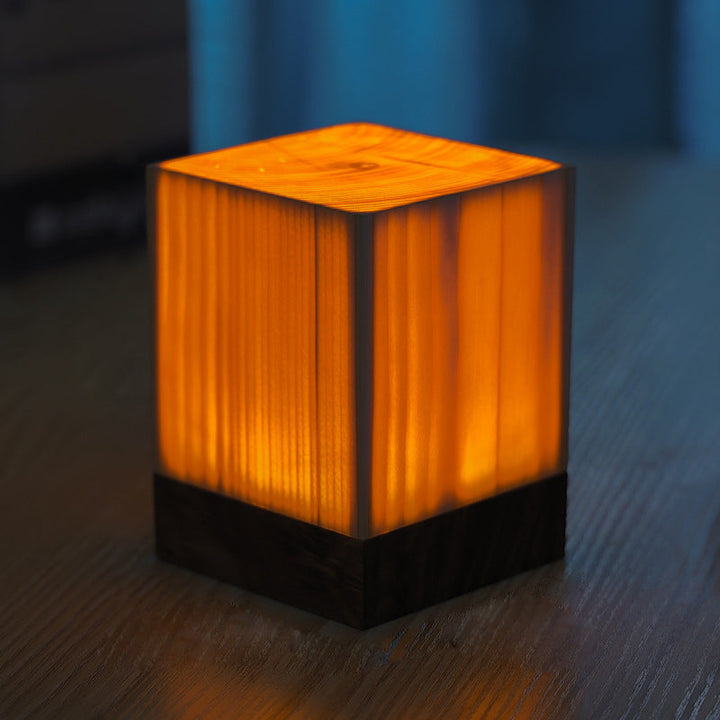 Leuchtender Holzwürfel-Lampe, warmes Licht, dekorative Tischbeleuchtung, modernes Design