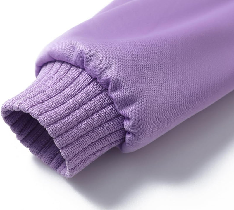 Lila Damenjacke Ärmel, weiches Material, modisch, bequem, Herbstmode, Freizeitkleidung.